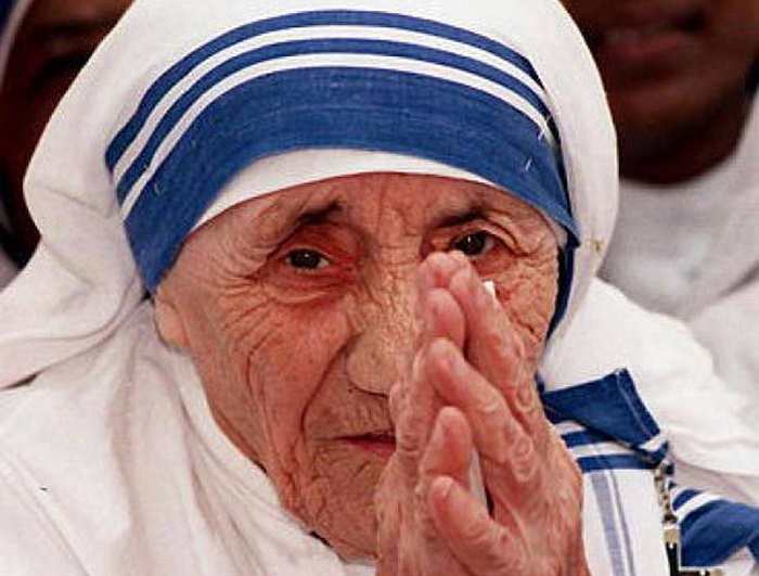 Mother Teresa Saint Teresa Of Calcutta Biography Life History 