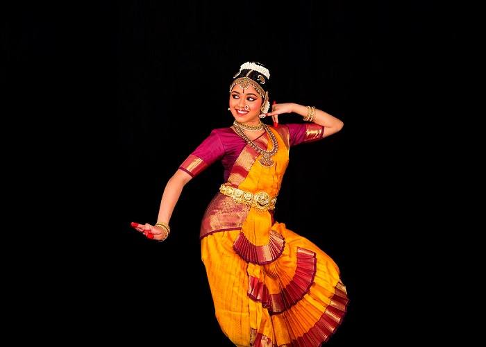 Bharatanatyam Classical Dance - History, Clothing, Exponents