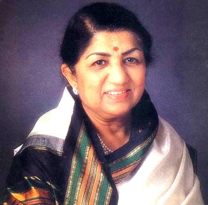 biography of lata mangeshkar in 450 words