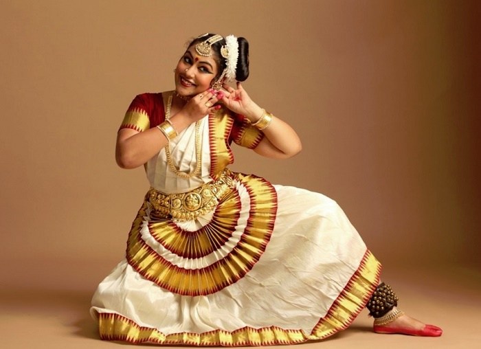 Mohiniattam Dance – History, Repertoire, Costumes & Exponents