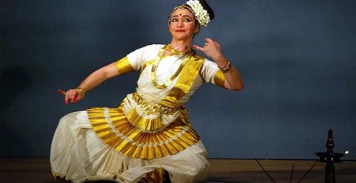 Mohiniattam Dance – History, Repertoire, Costumes & Exponents