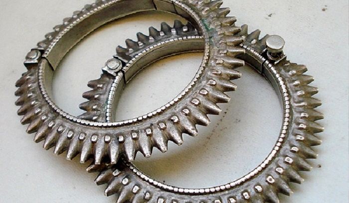 Indian tribal deals jewelry
